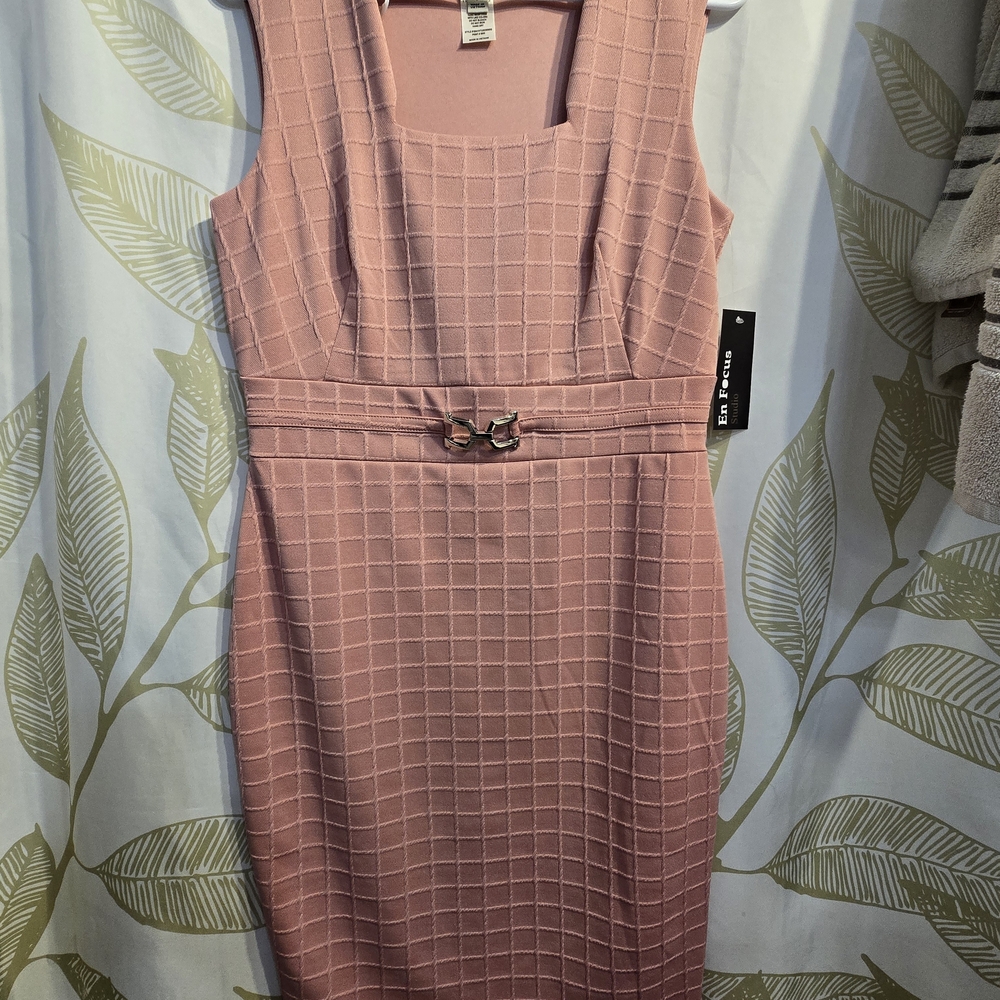 Enfocus Studio Textured Midi Sheath Dress in Dusty Pink